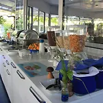 Blue & White 3*