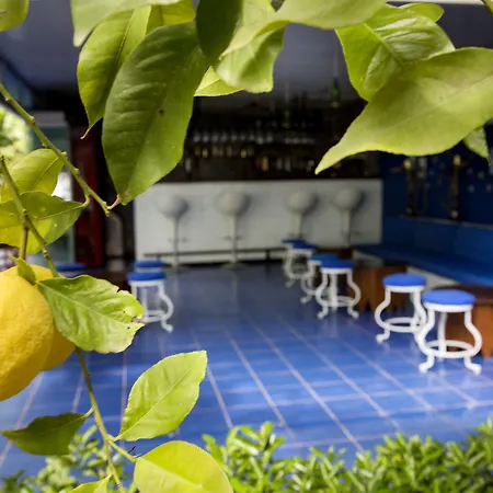 Blue & White Tatil parkı