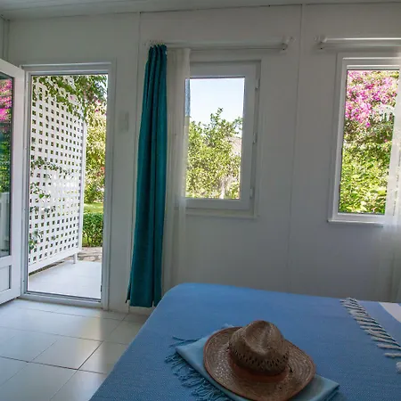 Blue & White Tatil parkı