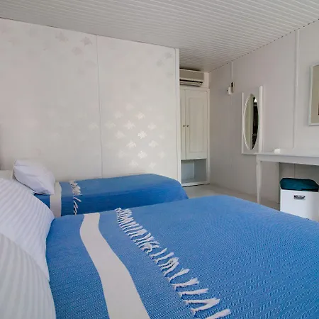Blue & White 3*