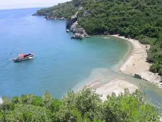 بلو آند وايت Çıralı